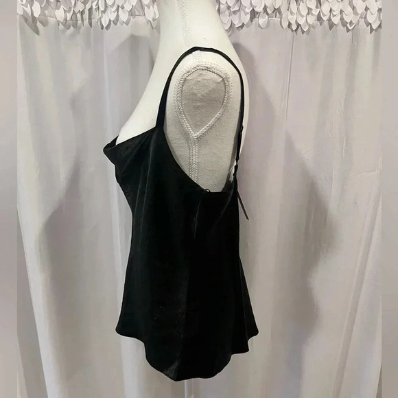 ๐ NWT Vince spaghetti strapped black blouse Size Large - Picture 2 of 4